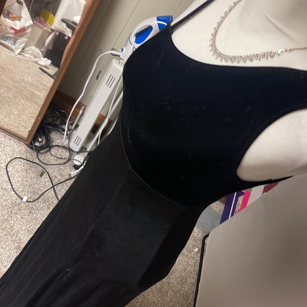 Velvet Dress with split sides - Picture 7 of 8